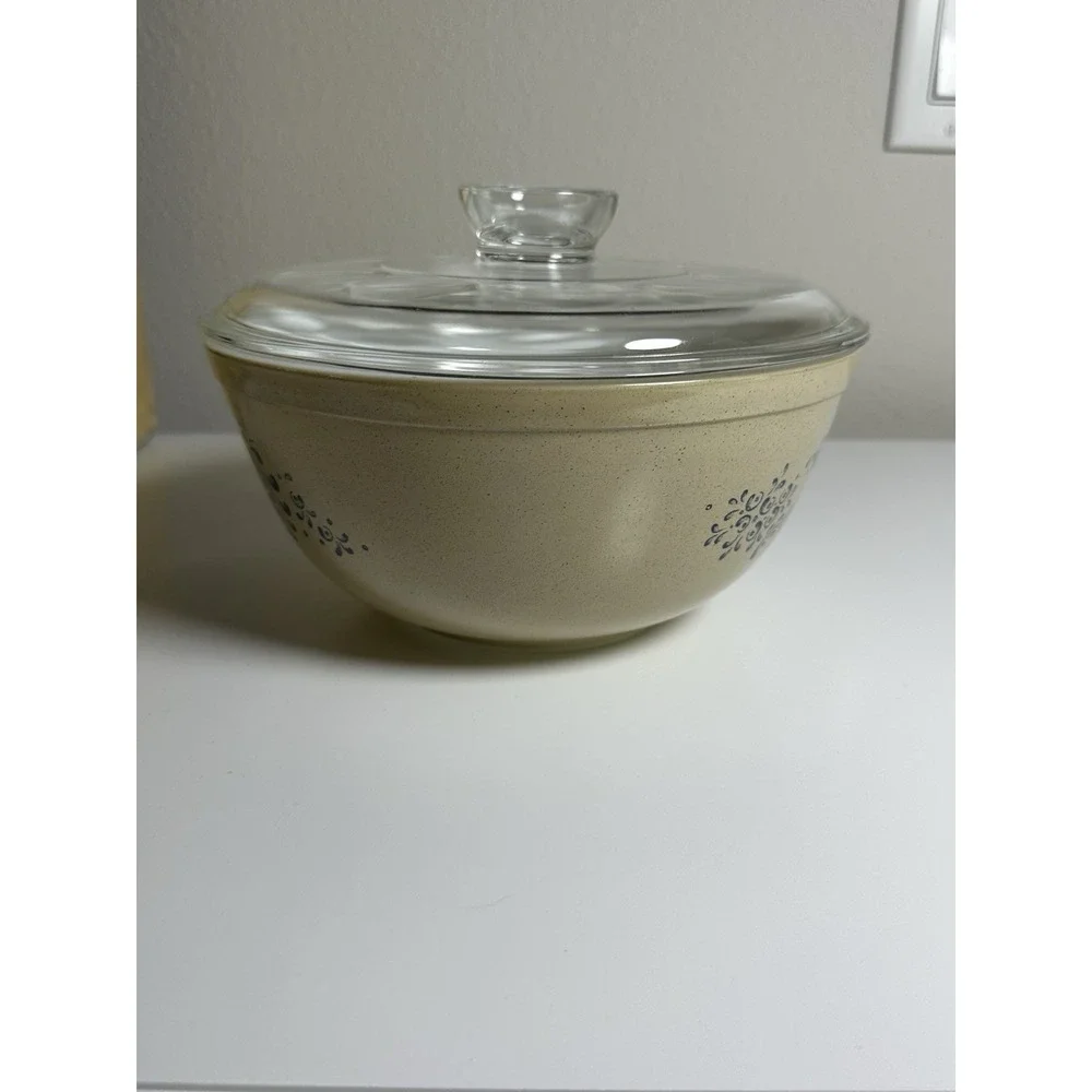 Pyrex‎ Vintage Casserole Dish Homestead Pattern, Beige Blue, Speckled, 1.5 Qt